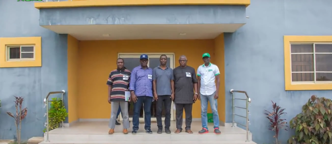 Central Bank of Nigeria Head of Agric. Credit Support Div. Devt. Fin. dept, Mr Olukoyade B. Oluwole visit To Niji Farms Ilero; Talks about CBN Partnership with Farmers